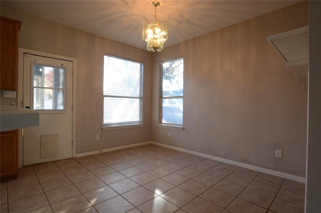 1400 Oakcrest Drive Property Photo 6
