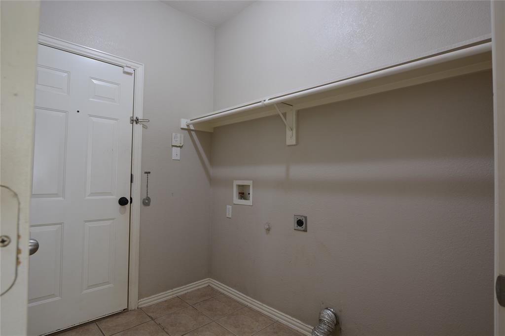 1400 Oakcrest Drive Property Photo 10