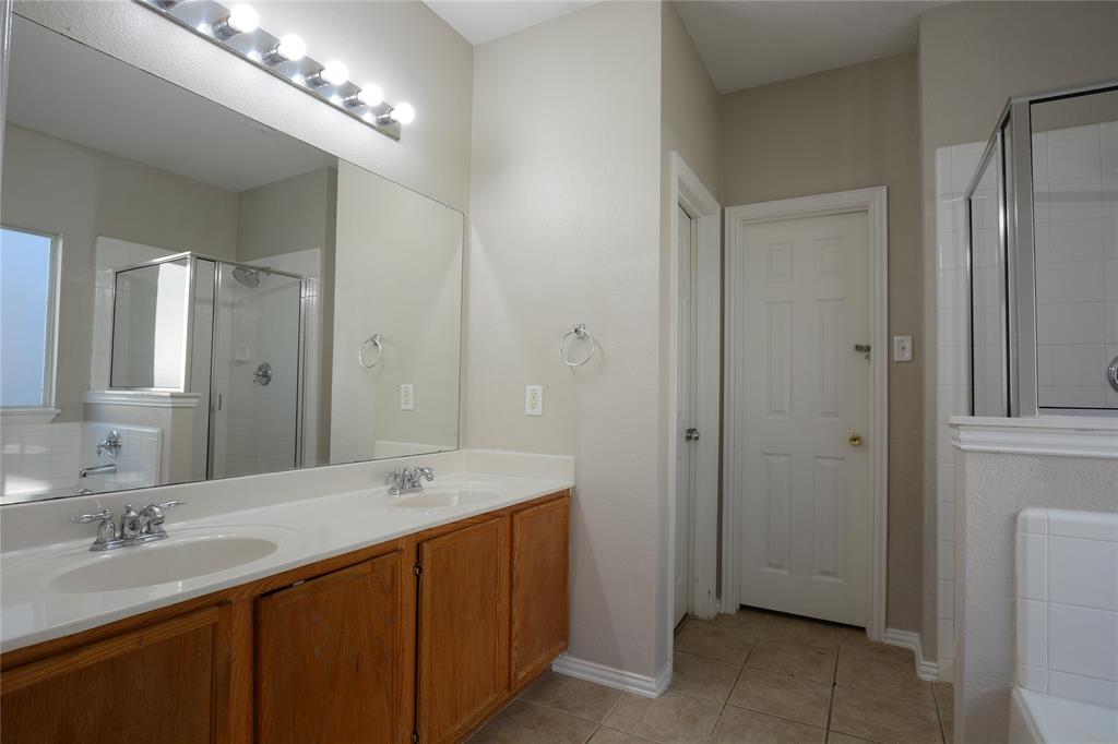 1400 Oakcrest Drive Property Photo 12