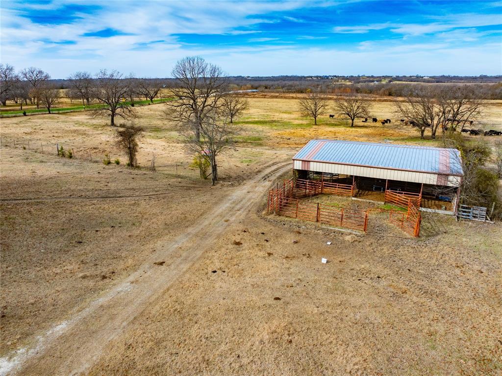 000 Fm 660 Property Photo 8