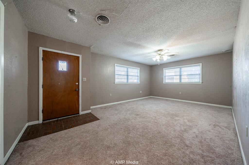 1631 20th Street Property Photo 4