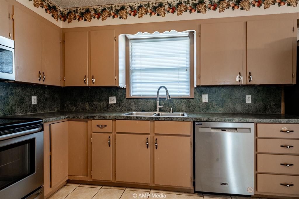 1631 20th Street Property Photo 7