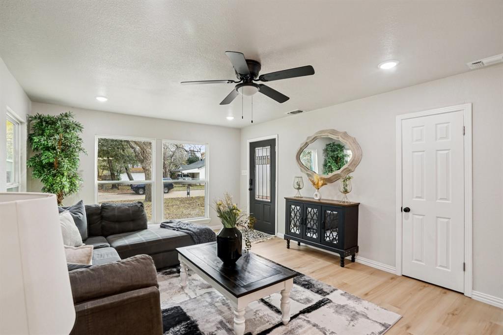 305 Westvue Street Property Photo 7
