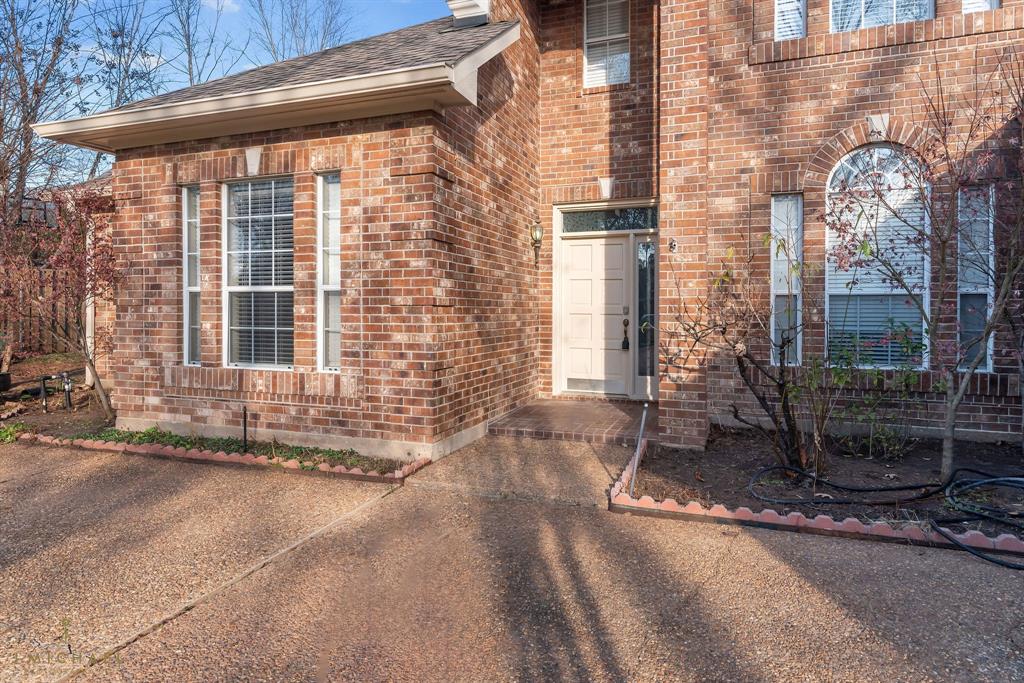 11225 Magnolia Glen Property Photo 2