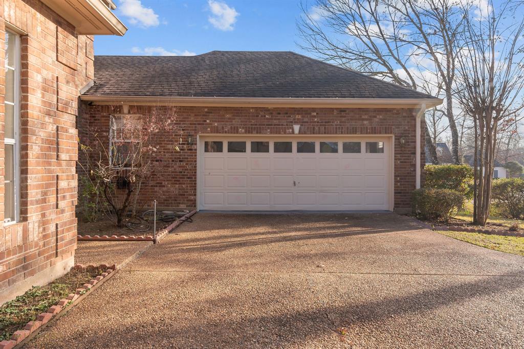11225 Magnolia Glen Property Photo 4