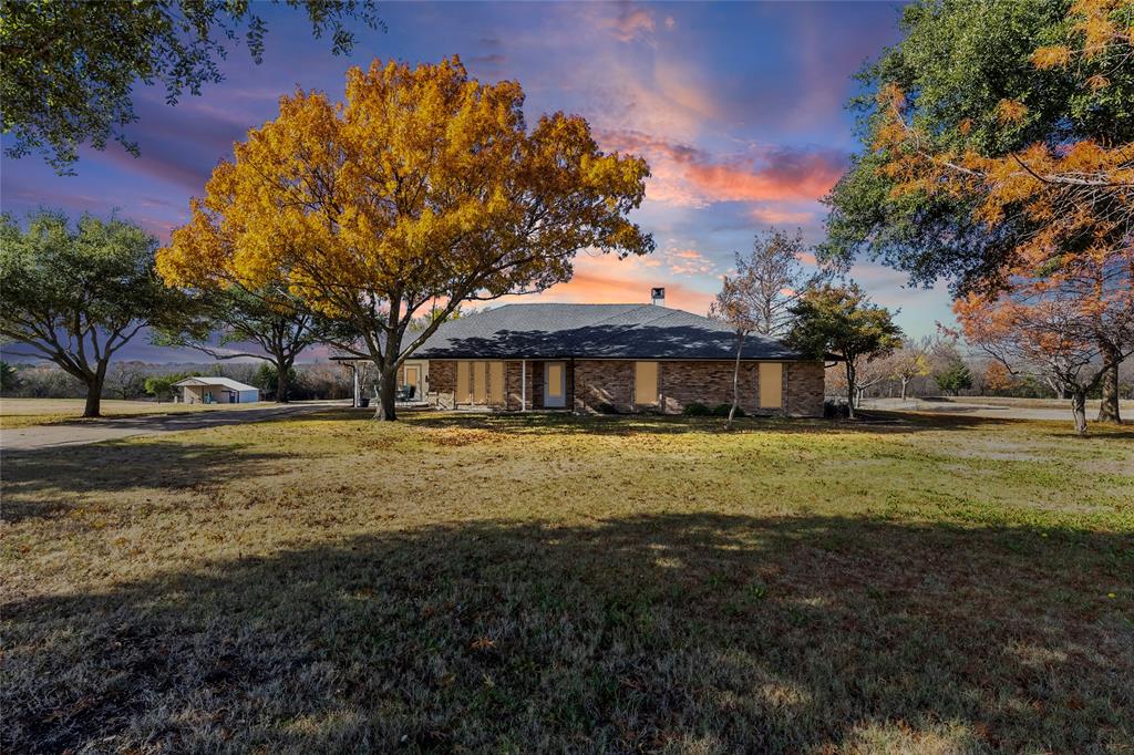 803 Westshore Drive Property Photo 1