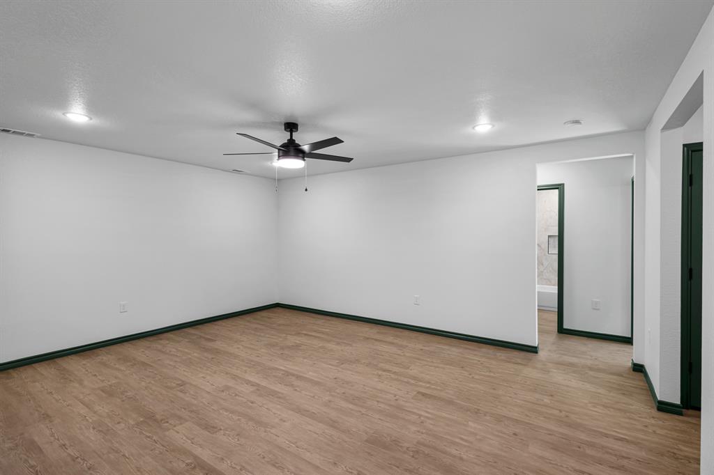 303 E Bois D Arc Property Photo 10