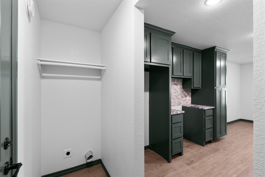 303 E Bois D Arc Property Photo 12