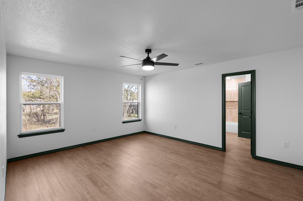 303 E Bois D Arc Property Photo 14