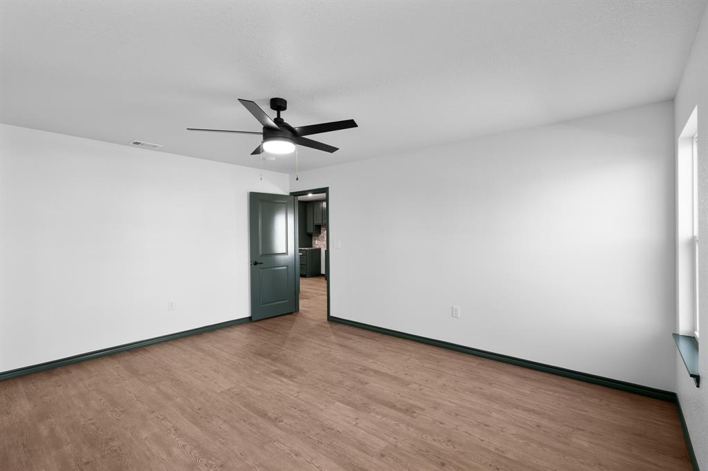 303 E Bois D Arc Property Photo 15