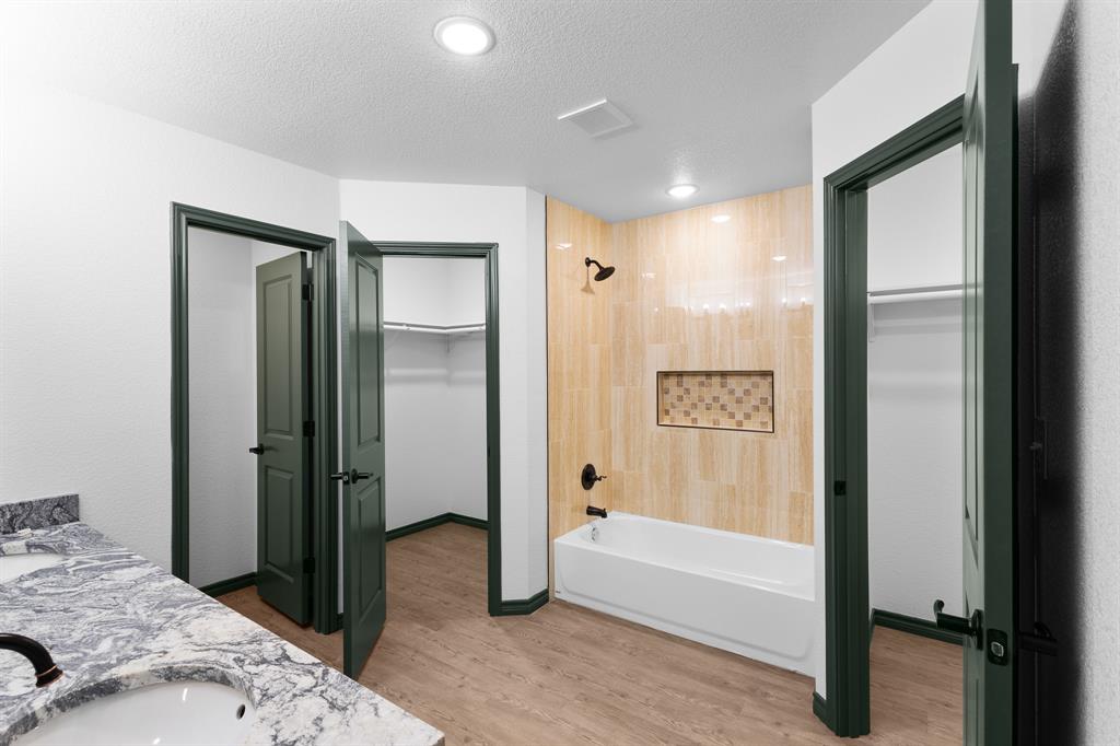 303 E Bois D Arc Property Photo 17