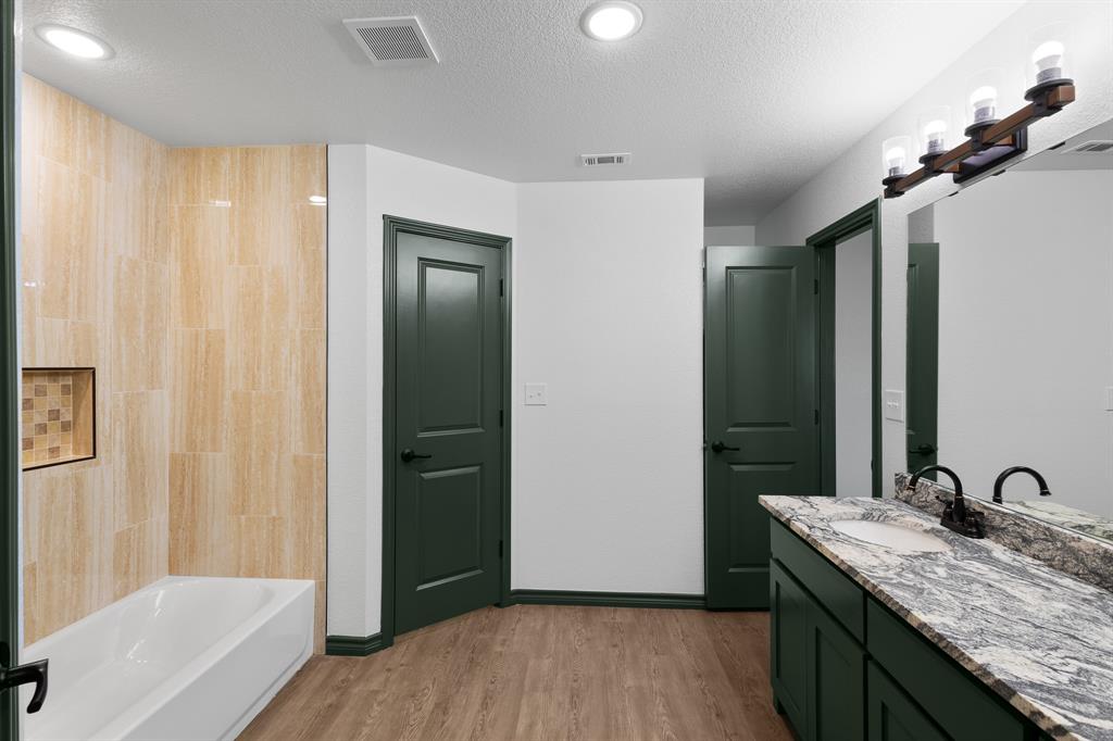 303 E Bois D Arc Property Photo 21