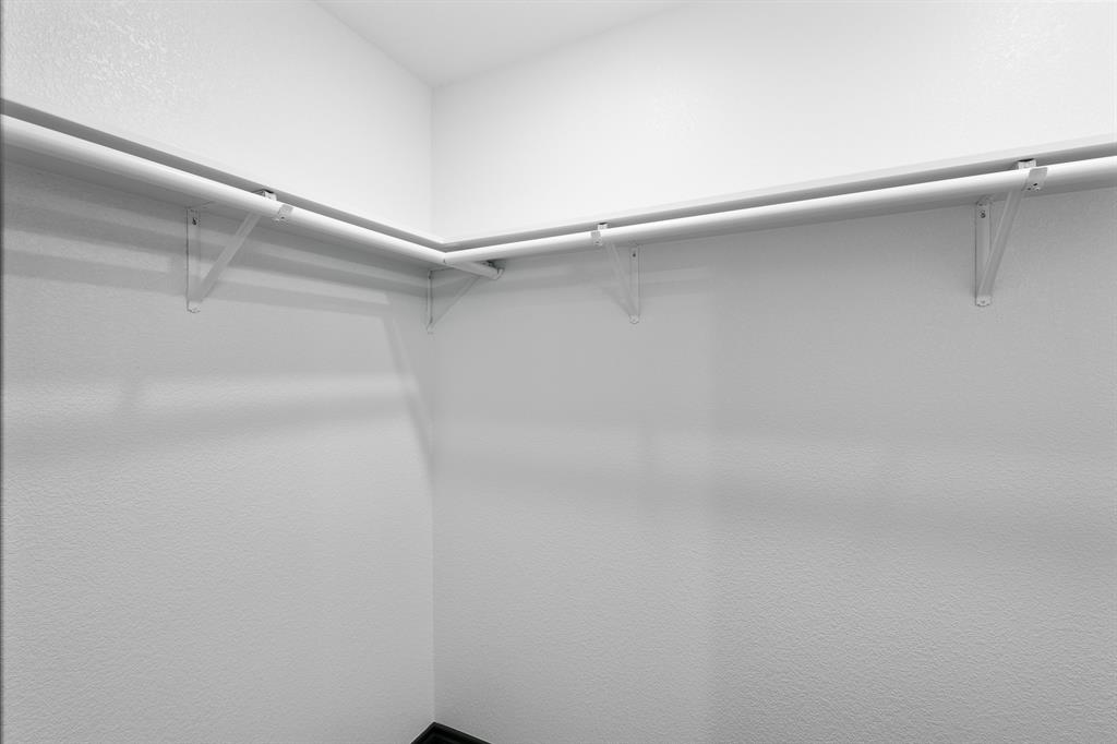 303 E Bois D Arc Property Photo 22