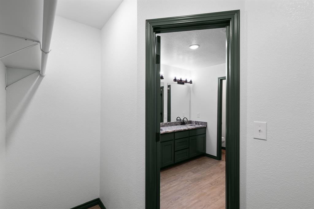 303 E Bois D Arc Property Photo 23