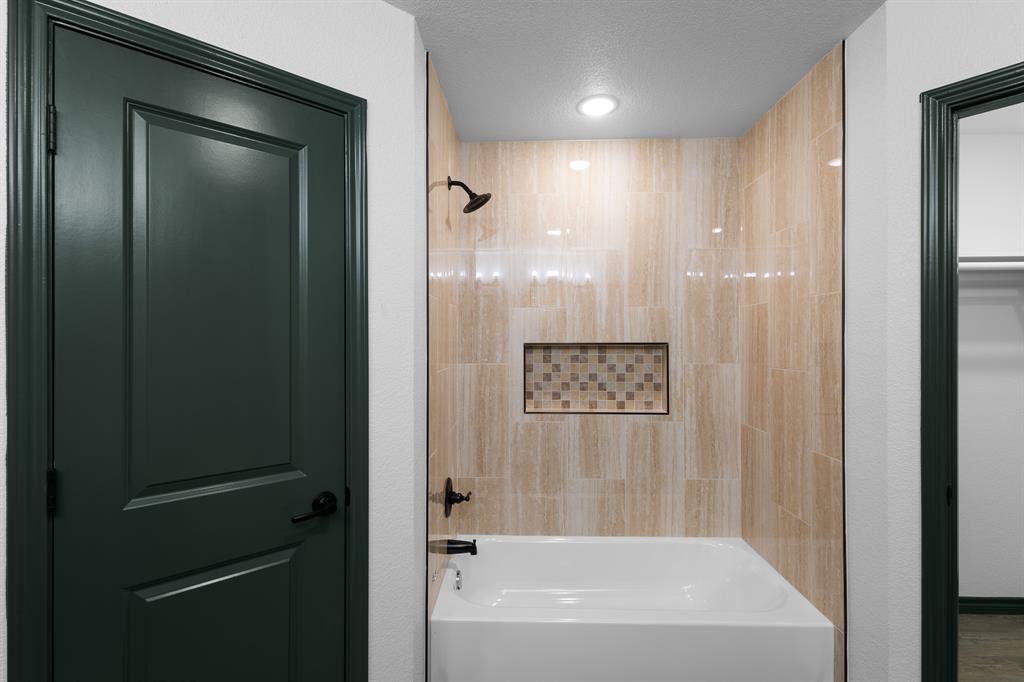 303 E Bois D Arc Property Photo 24