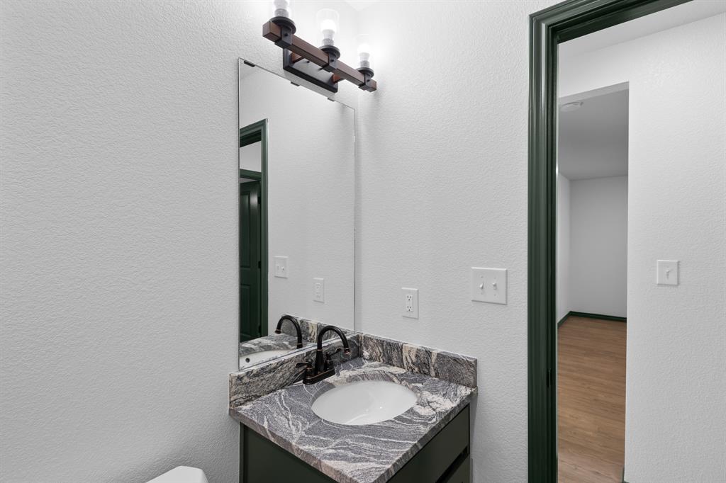 303 E Bois D Arc Property Photo 29