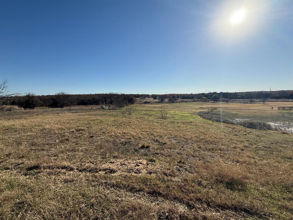 598 Central Road Property Photo 4