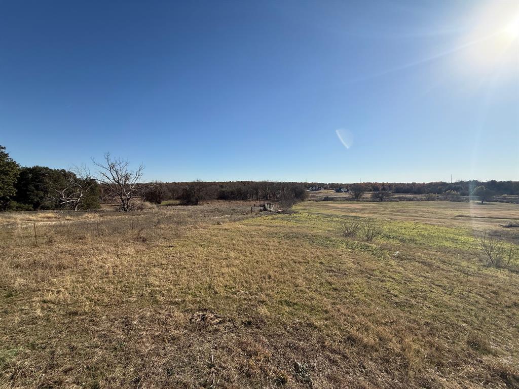 598 Central Road Property Photo 5