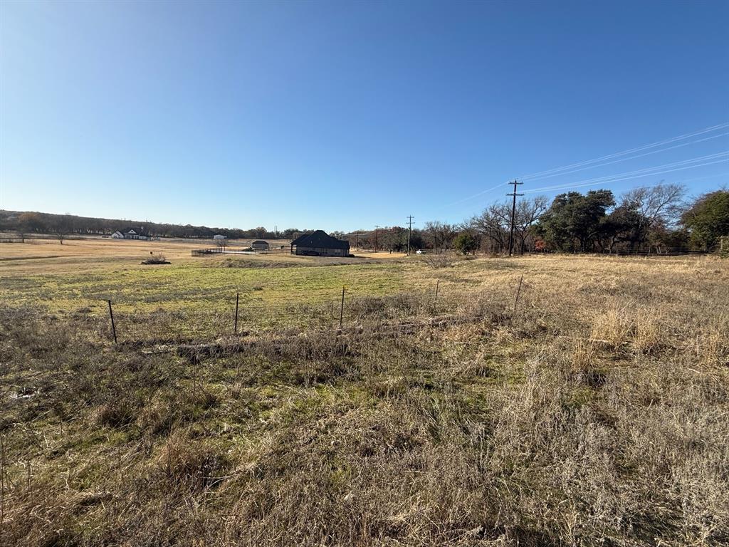 598 Central Road Property Photo 6