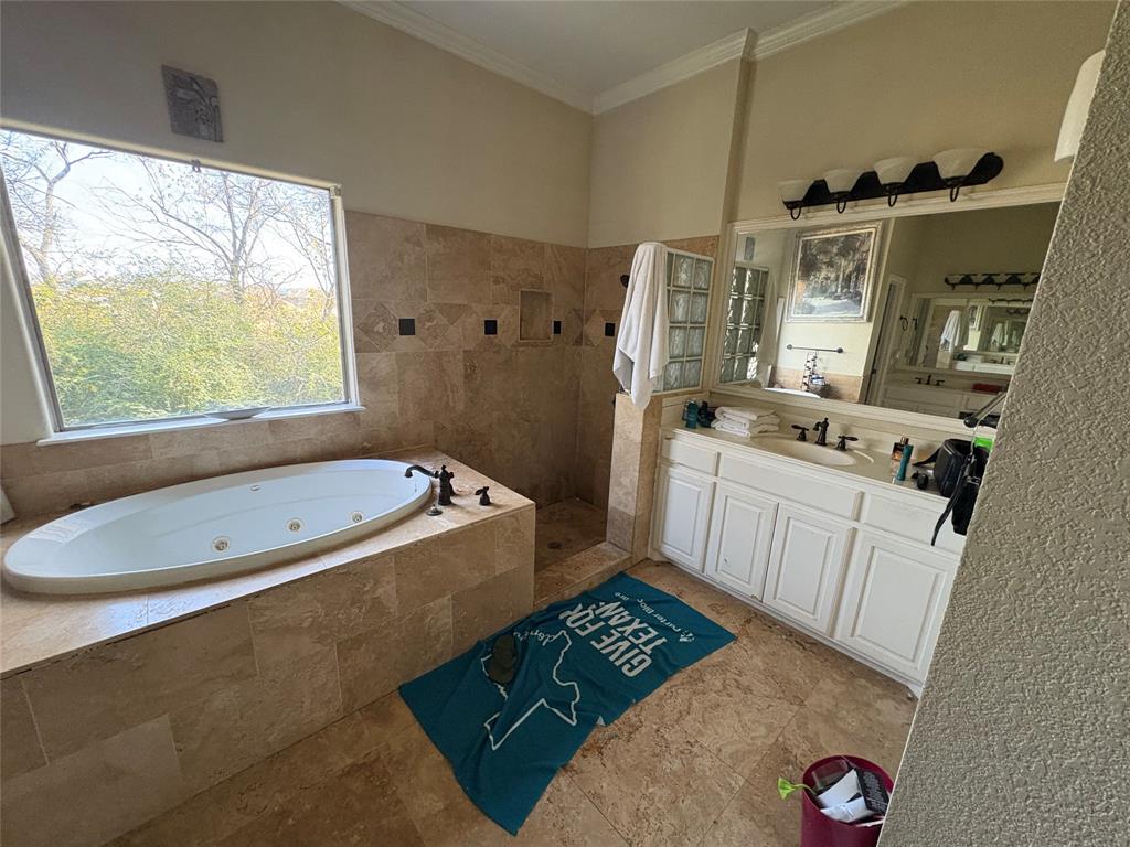 709 Timberview Court Property Photo 8