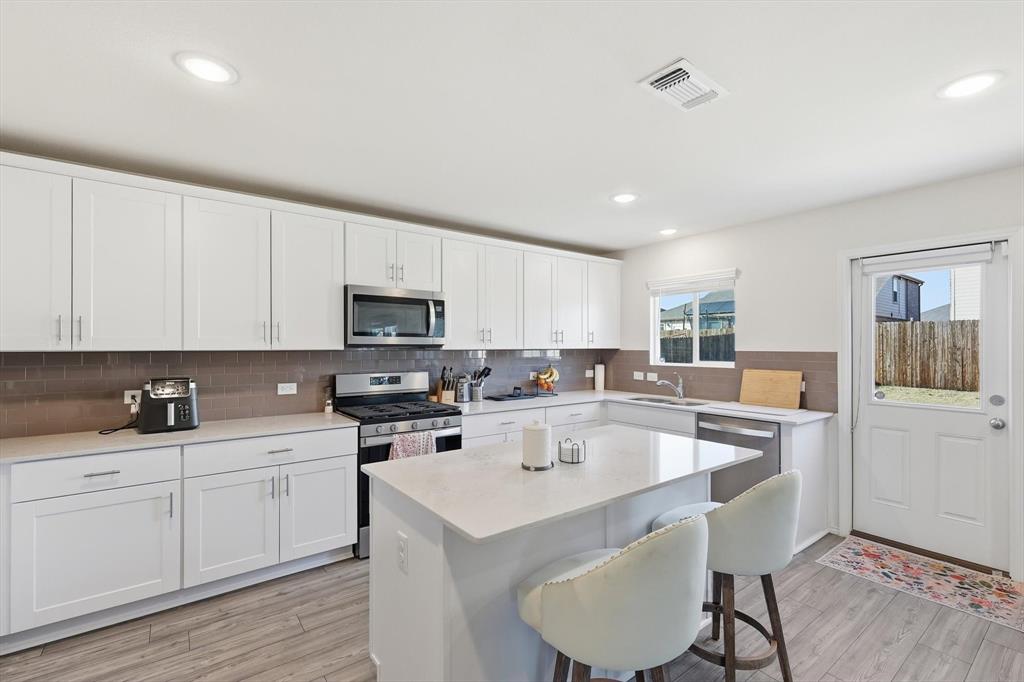 16041 Pious Drive Property Photo 9