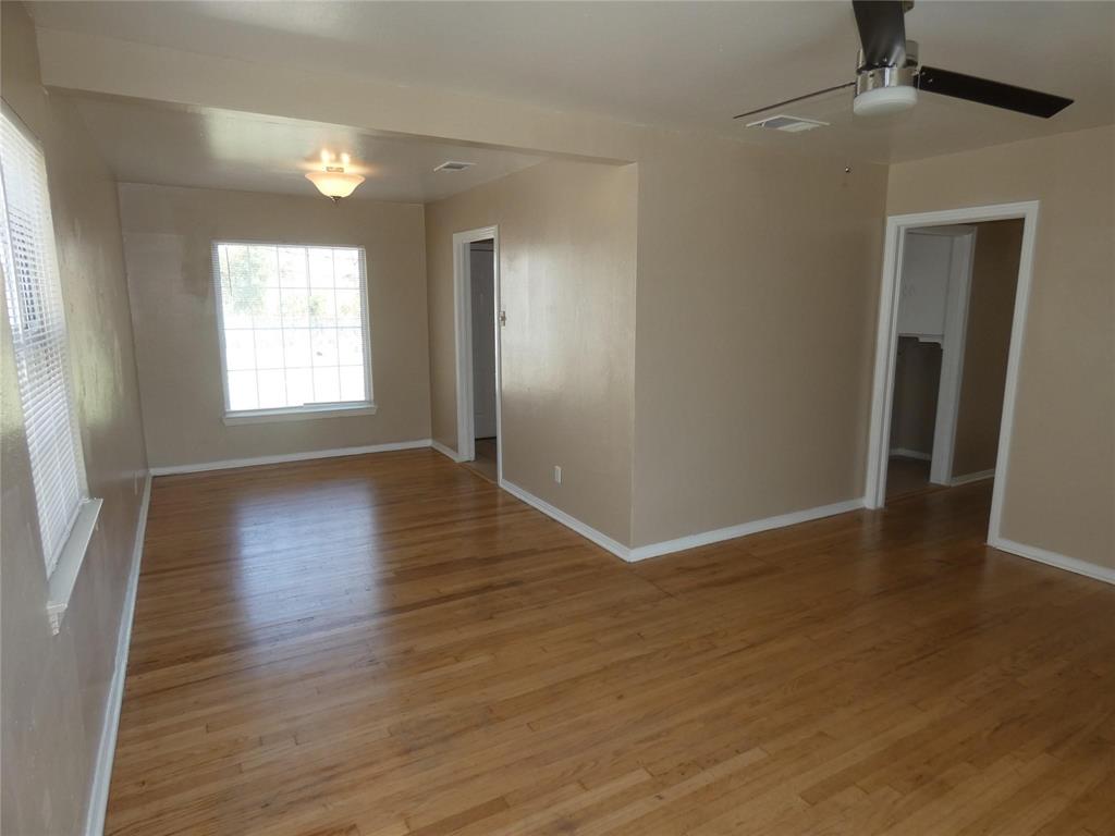 11819 Broadmoor Drive Property Photo 4