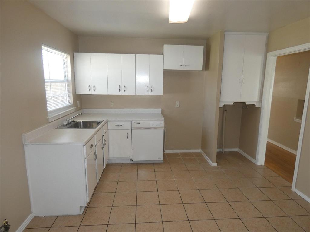 11819 Broadmoor Drive Property Photo 5
