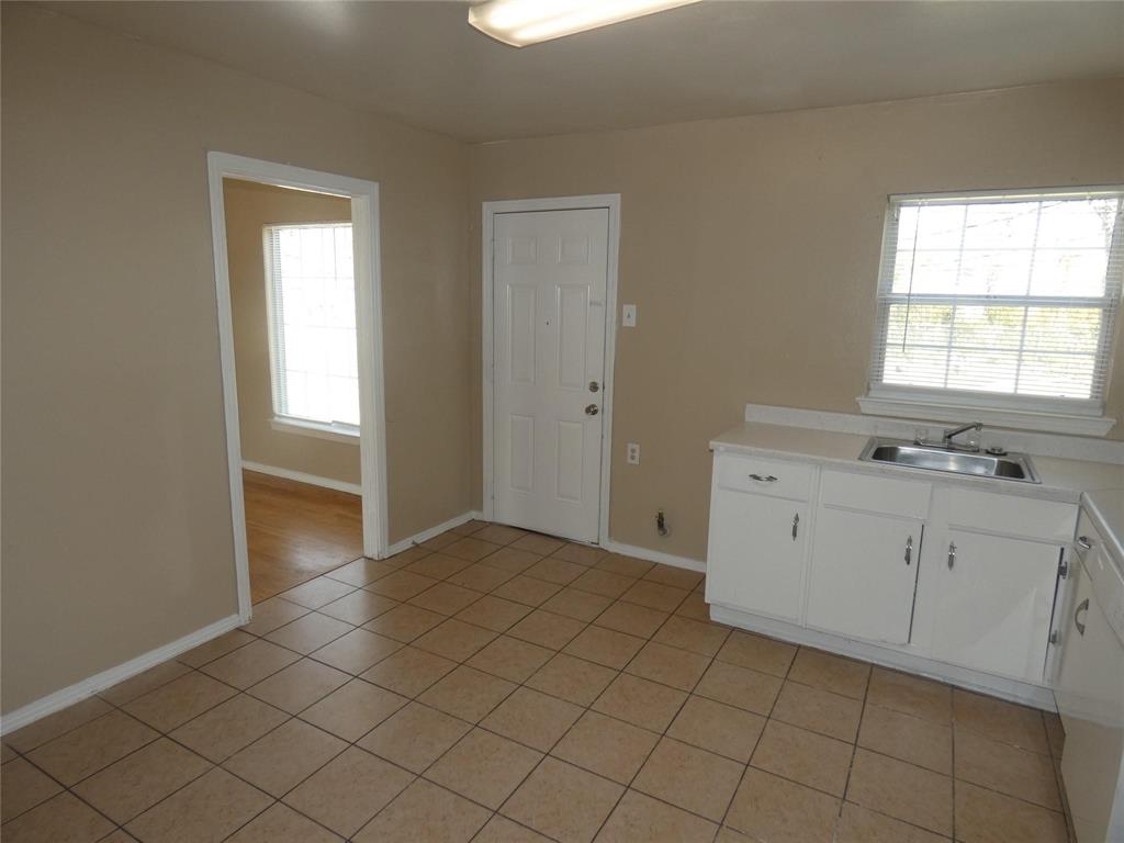 11819 Broadmoor Drive Property Photo 6