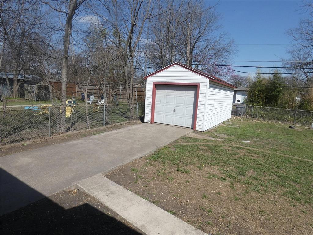 11819 Broadmoor Drive Property Photo 15