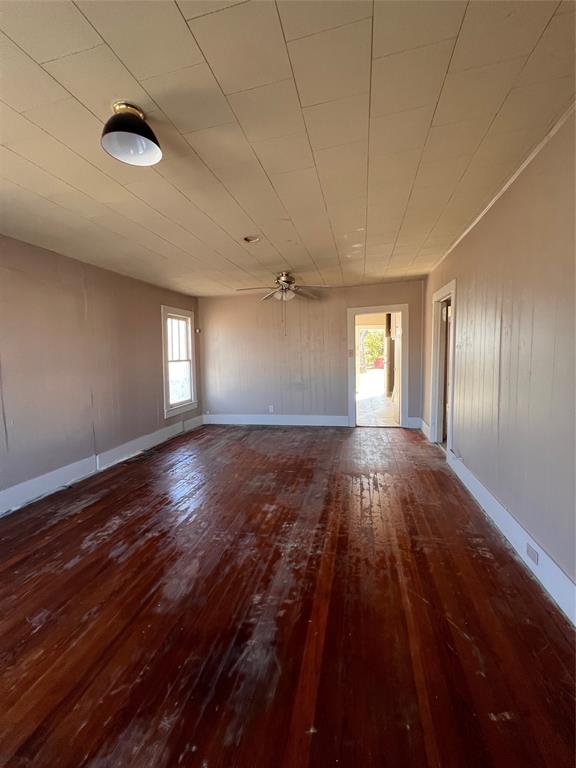 316 E 7th Street Property Photo 2