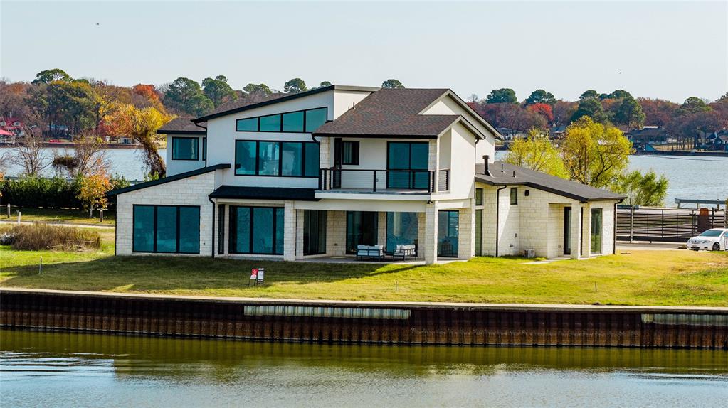 104 Mary Court Property Photo 2