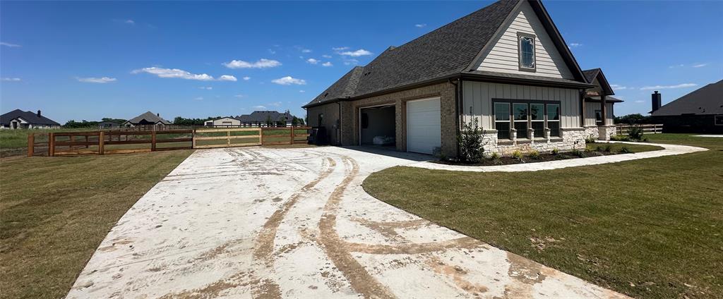 9424 Bluestem Lane Property Photo 3