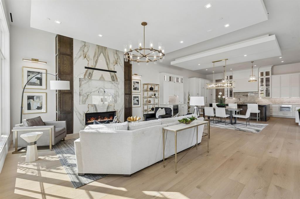 200 Murano Place Property Photo 4
