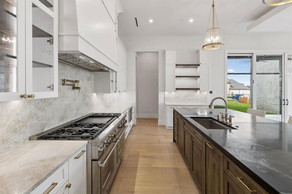200 Murano Place Property Photo 12