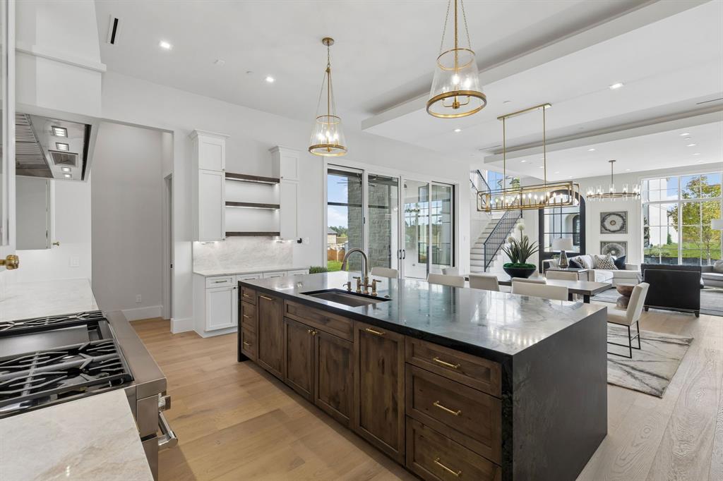 200 Murano Place Property Photo 13