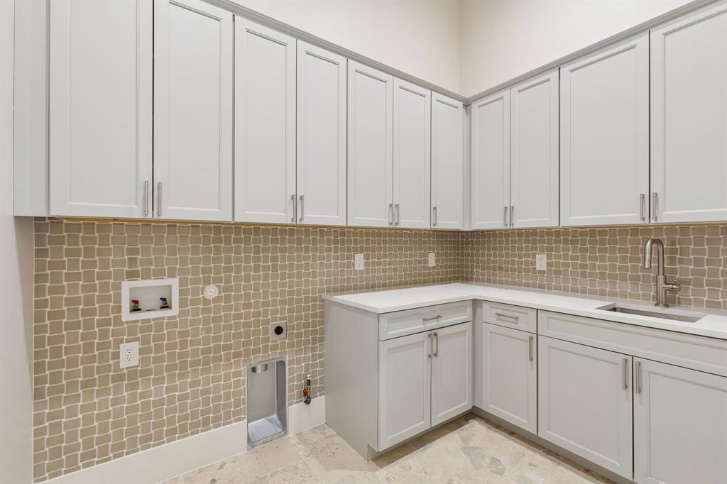 200 Murano Place Property Photo 15
