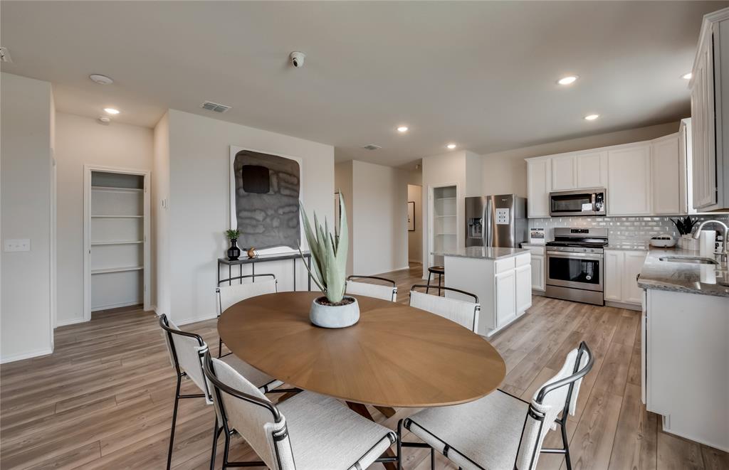 14053 Ladbroke Street Property Photo 9