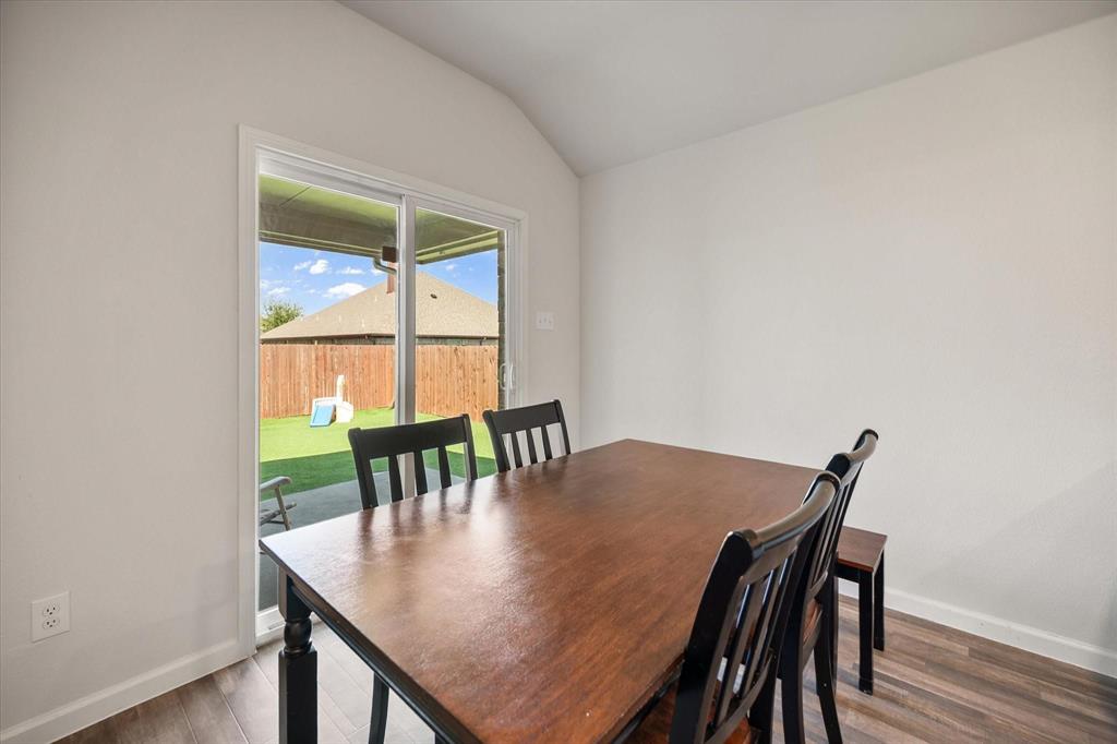 909 Avagail Avenue Property Photo 13