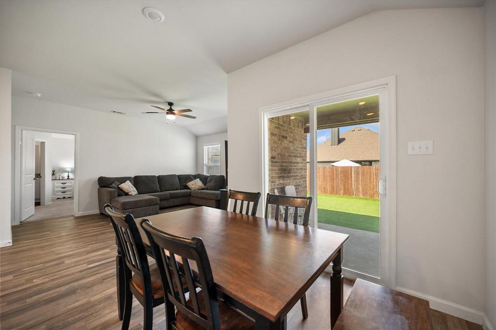 909 Avagail Avenue Property Photo 14