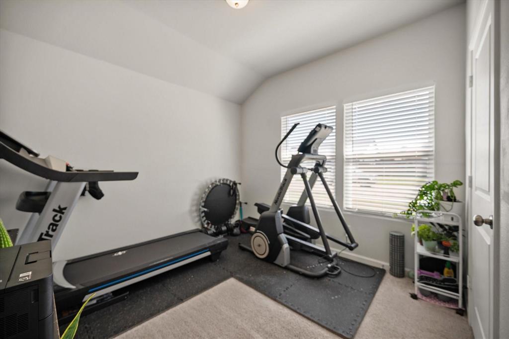 909 Avagail Avenue Property Photo 22