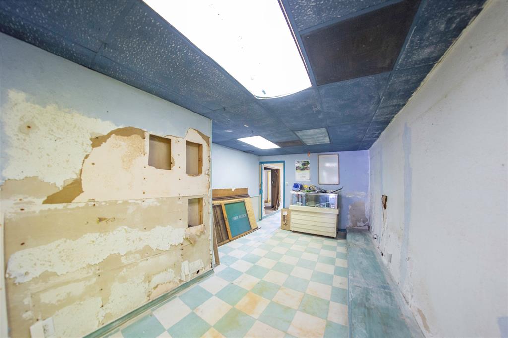 1222 Main Street Property Photo 6