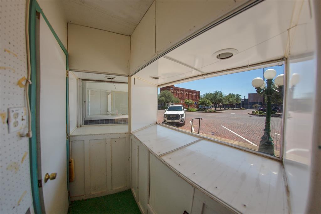 1222 Main Street Property Photo 12