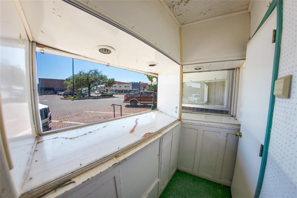 1222 Main Street Property Photo 13