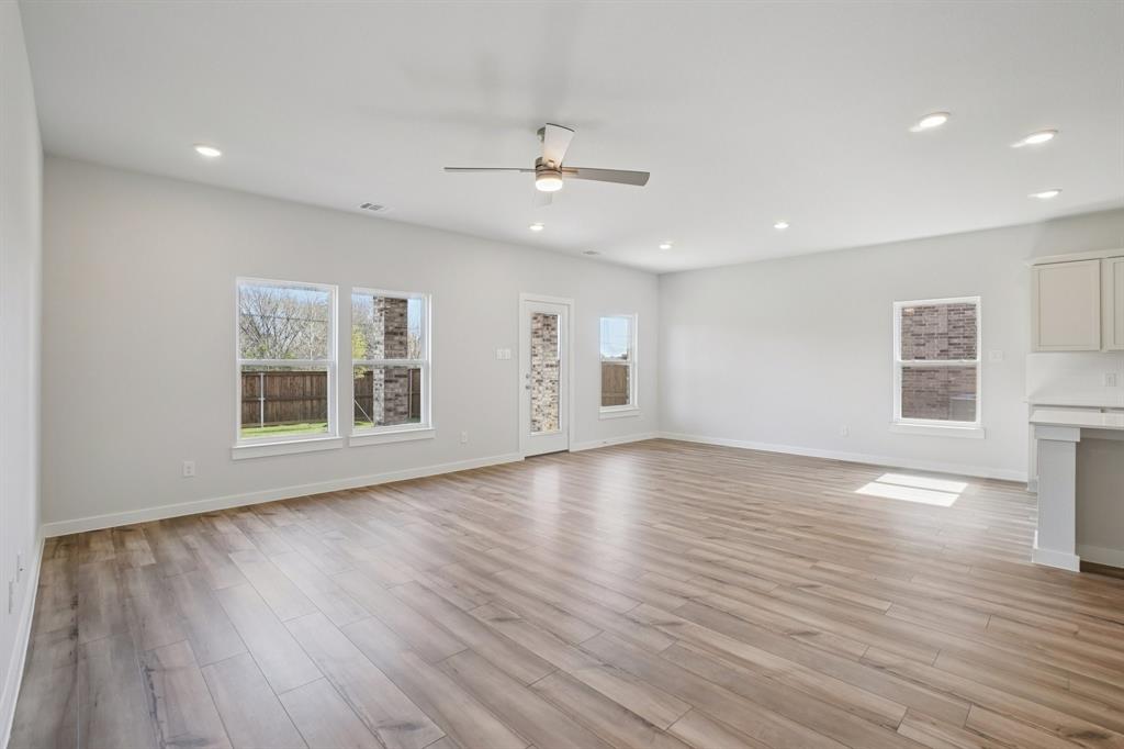 733 Vineyard Way Property Photo 3