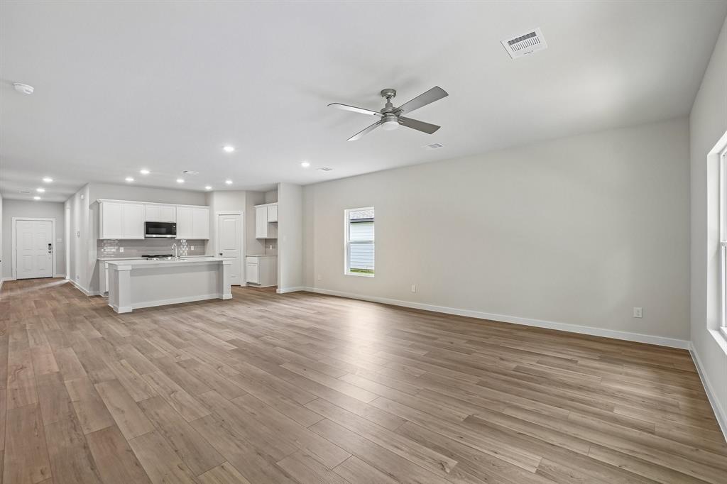 369 Declan Street Property Photo 10