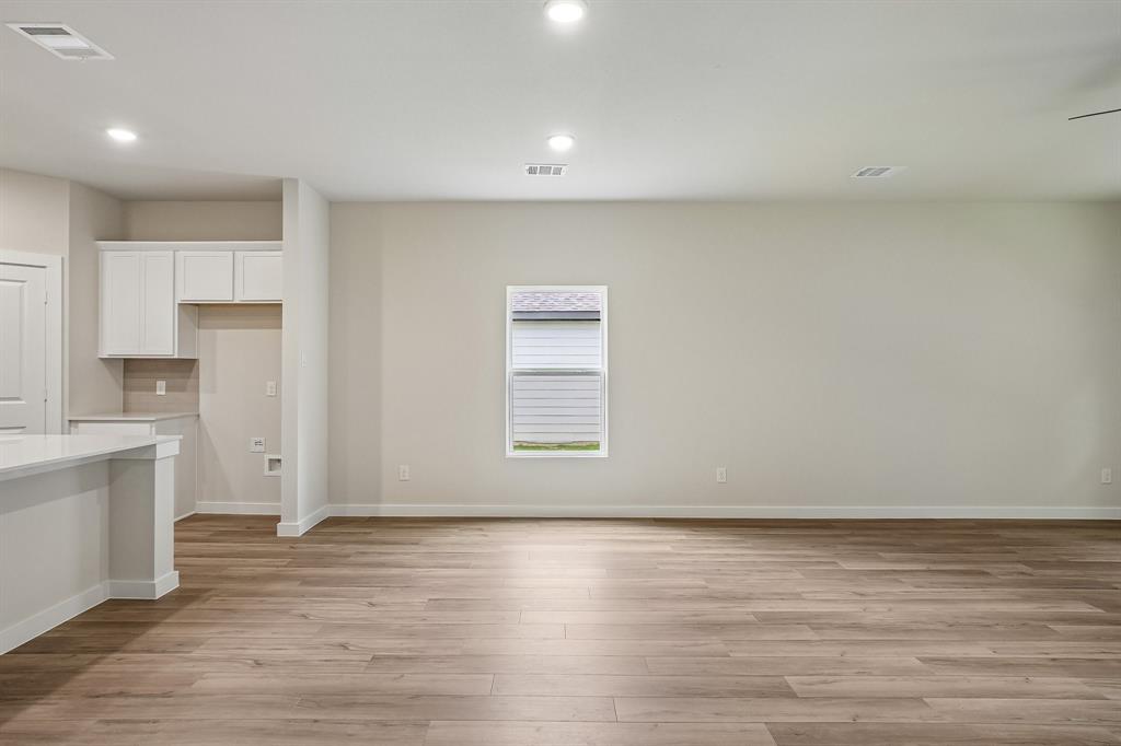 369 Declan Street Property Photo 11