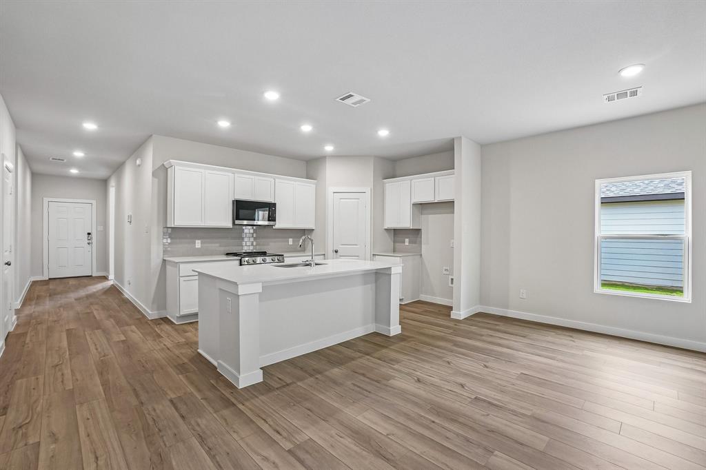 369 Declan Street Property Photo 13