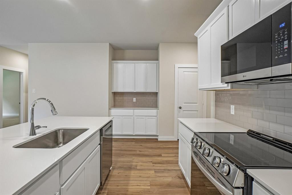 369 Declan Street Property Photo 16