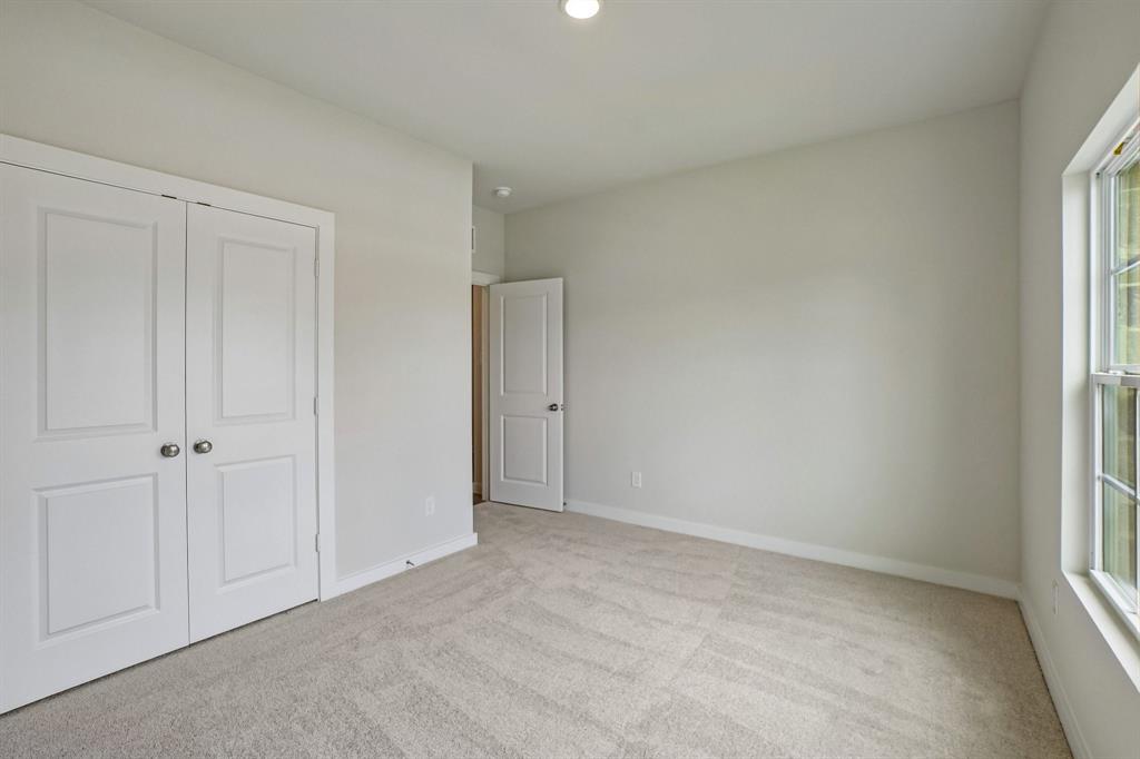 369 Declan Street Property Photo 17