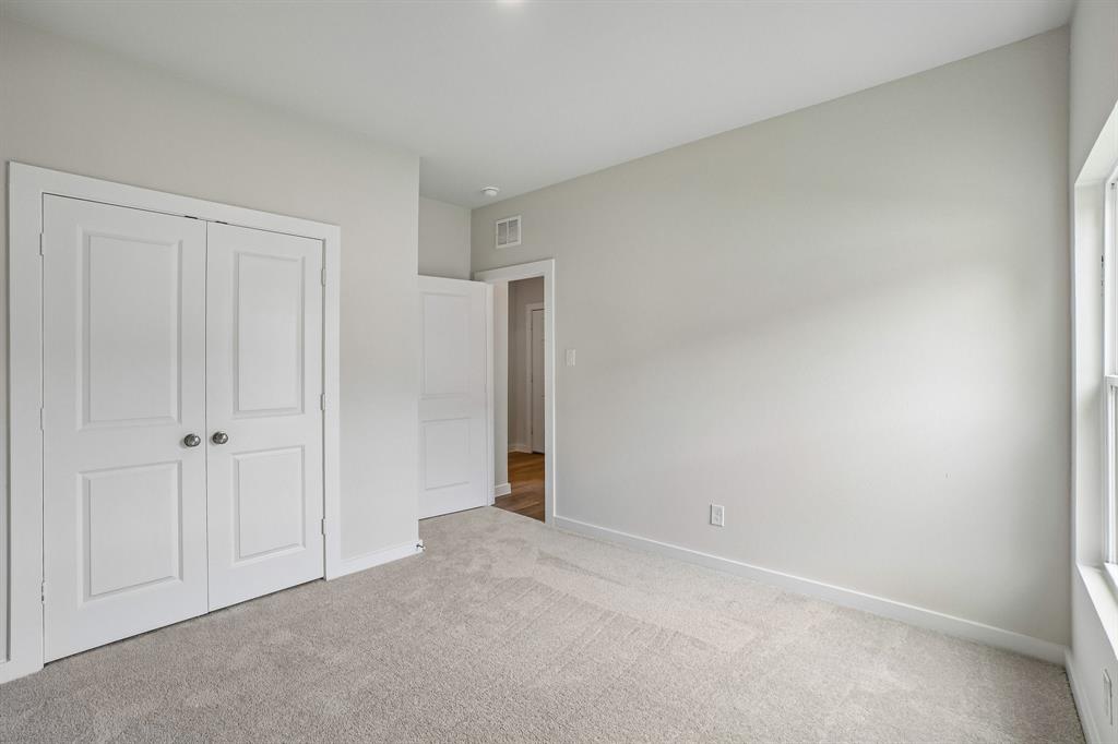 369 Declan Street Property Photo 20